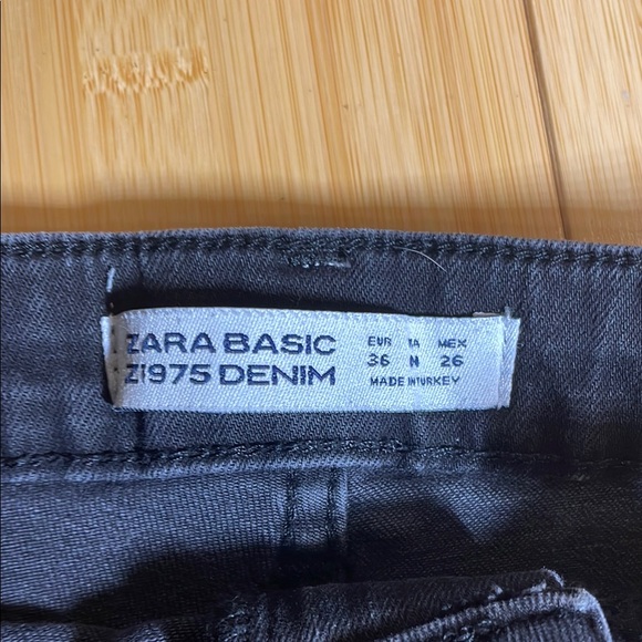 Zara Black Distressed Jean Shorts with High Waist - Picture 2 of 4